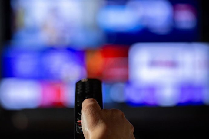 Expertos de la UA señalan que las plataformas VOD no sustituyen a la televisión tradicional