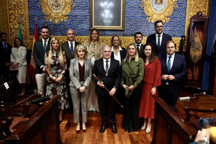 El nuevo alcalde de Algeciras, Jacinto Muñoz Madrid, durante el pleno de moción de censura. A 28 de octubre de 2026, en Algeciras, Cádiz (Andalucía, España). 