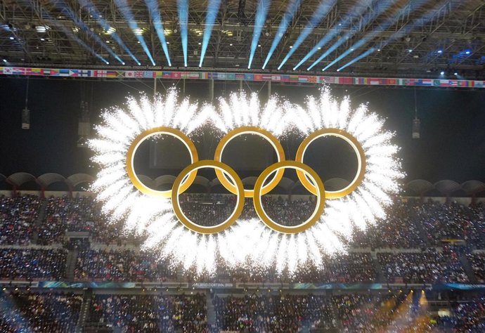 Archivo - Anilllos olímpicos en los Juegos de Invierno de Milán-Cortina 2026.