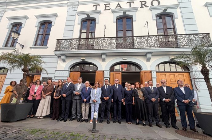 Los defensores del Pueblo guardan un minuto de silencio por las víctimas del accidente ferroviario de Toledo