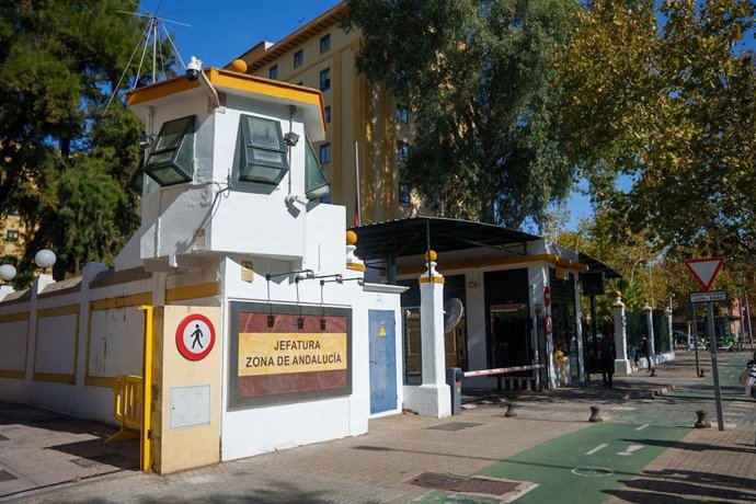 Jefatura de Zona de la Guardia Civil en Andalucía, donde se recogen las muestras y denuncias de las familias de desaparecidos en el accidente de Urda (Toledo).