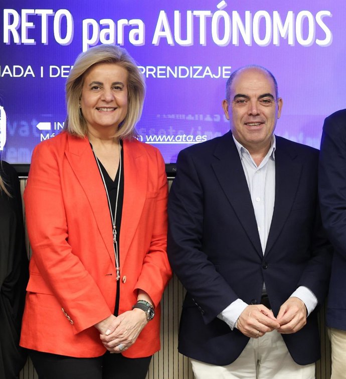 Archivo - El presidente de ATA, Lorenzo Amor, y la presidenta de la Fundación CEOE, Fátima Báñez.