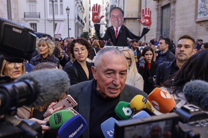 Archivo - Arxiu - El síndic de Compromís, Joan Baldoví, en una imatge d'arxiu durant una protesta contra la gestió de la dana