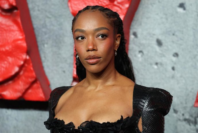 Naomi Ackie (Clayface) recuerda que le aconsejaron "parecer mestiza" en las pruebas de casting