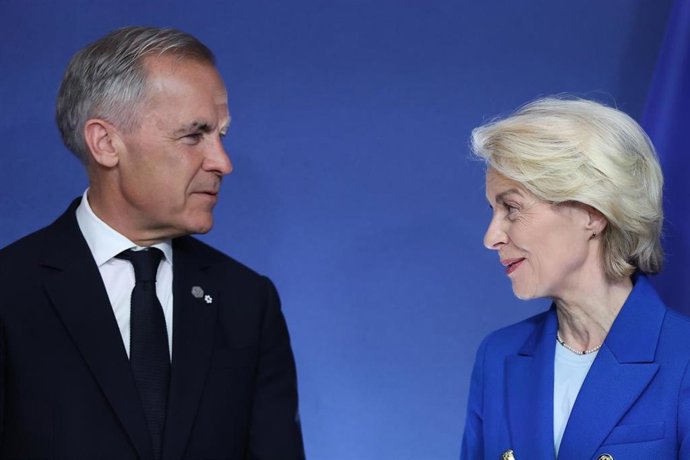 Archivo - El primer ministro de Canadá, Mark Carney, y la presidenta de la Comisión Europea, Ursula von der Leyen