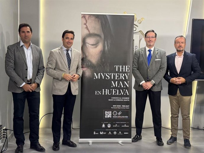 Presentación en el Ayuntamiento de Huelva de la muestra  'The Mystery Man' .