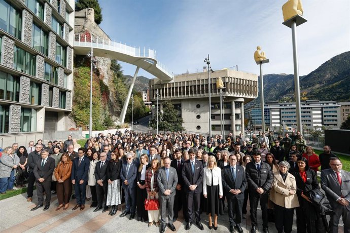 Minut de silenci per condemnar el crim masclista a Andorra