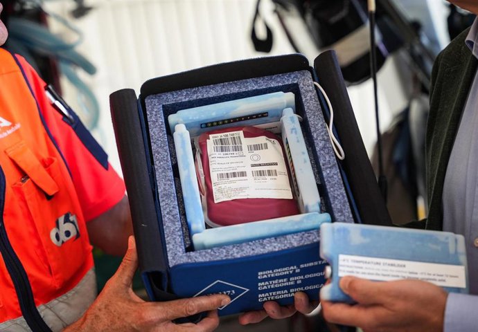 Archivo - Equipo de emergencias sanitarias en Andalucía.