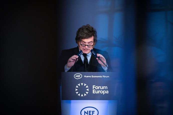 21 de outubro de 2026, Madri, Madri, ESPANHA: O presidente da Argentina, JAVIER MILEI, participa do Fórum Europa em Madri, durante sua turnê política pela Europa, onde mais uma vez atacou publicamente o primeiro-ministro espanhol Pedro Sánchez e as políti