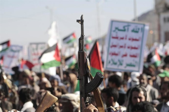 Archivo - Concentración de simpatizantes hutíes en Saná (Yemen) 