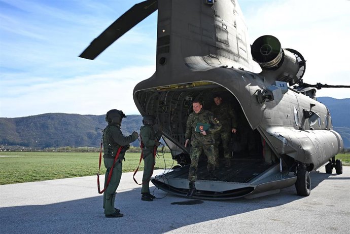 Archivo - Militares alemanes visitan la mision EUFOR en Bosnia y Herzegovina 