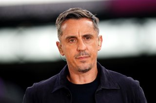 Archivo - FILED - 21 May 2025, United Kingdom, Burnley: English commentator and former coach Gary Neville is pictured before the English Premier League soccer match between Burnley and Manchester City. Neville does not believe Manchester United deserve a 