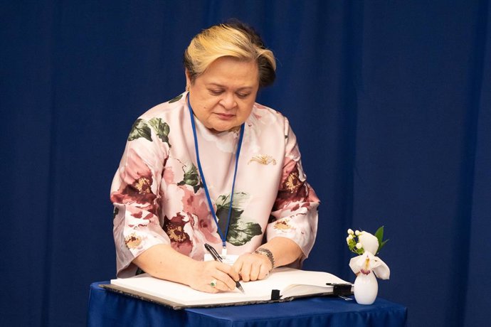 Archivo - La ministra de Exteriores de Filipinas, Theresa Lazaro.