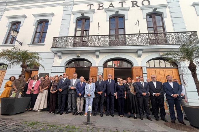 Los defensores del Pueblo guardan un minuto de silencio por las víctimas del accidente ferroviario de Toledo