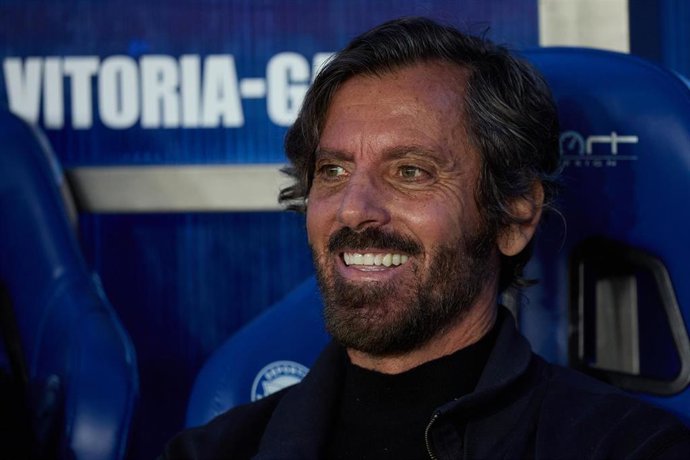 El entrenador del Deportivo Alavés, Quique Sánchez Flores
