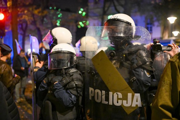 October 30, 2026, Warsaw, Warsaw, Poland: WARSAW, POLAND - OCTOBER 30: Police were deployed outside the Constitutional Tribunal after judge Anna Korwin-Piotrowska, elected by the Parlament in March 2026, issued an order suspending Tribunal President Bogda