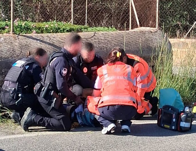 Investigado un conductor que sufrió una reacción adversa por drogas y quedó cruzado en una curva en Son Ferriol