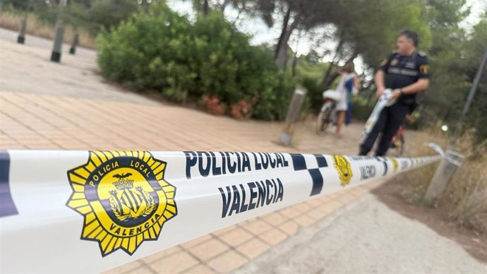 Archivo - Dispositivo de seguridad de la Policía Local de València.